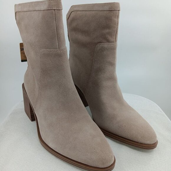 Vince Camuto water repellant beige boots - NEW 11W - Picture 1 of 7